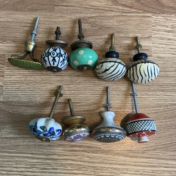 9 assorted knobs - Picture 2 of 9